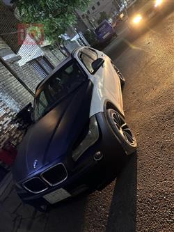 بی ئێم دەبڵیو X1